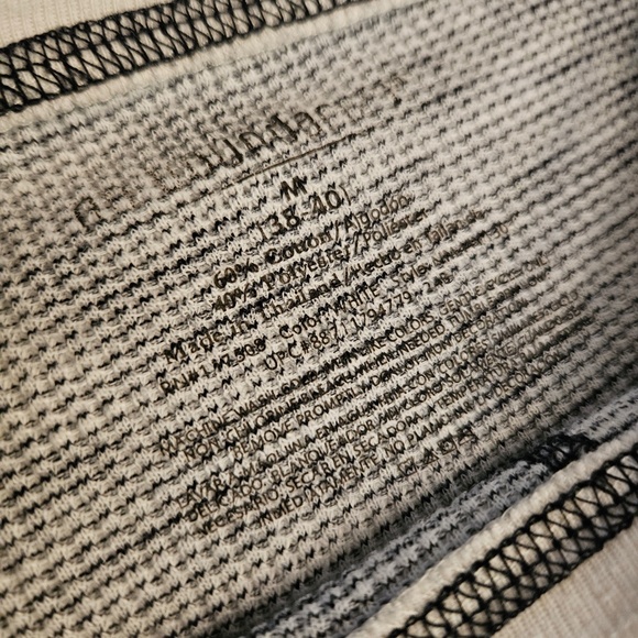 No Boundaries Textured Long Sleeve Tee for Men Size M - Picture 3 of 4